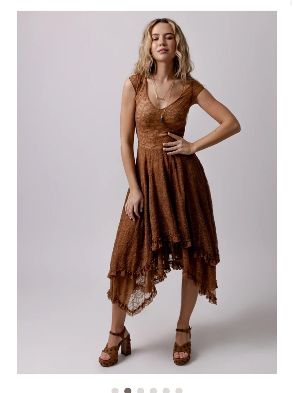 Joyfolie Fernilia Dress in camel